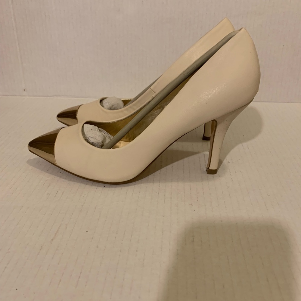 Steve Harvey Gold Toe Pumps
